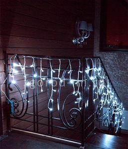 Светодиодная гирлянда Бахрома на батарейках 3 х 0,5 м, 100 led, таймер